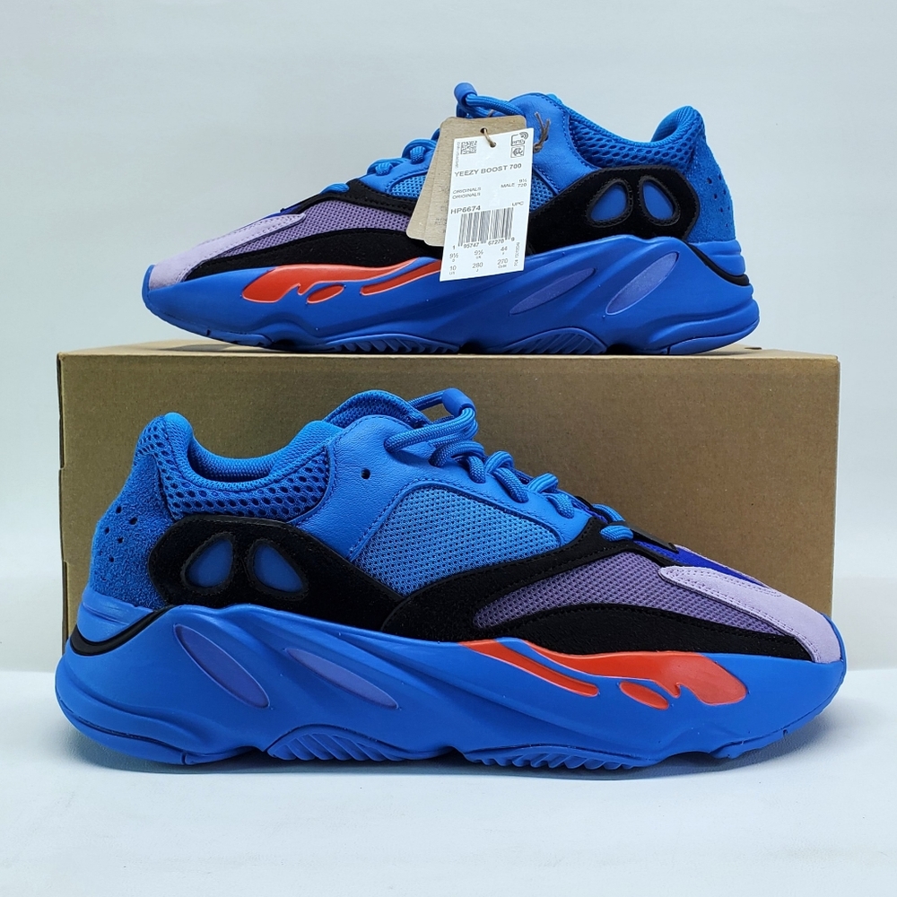 Yeezy Boost 700